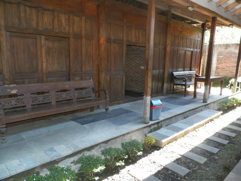 Cempaka Borobudur Guest House Magelang Εξωτερικό φωτογραφία
