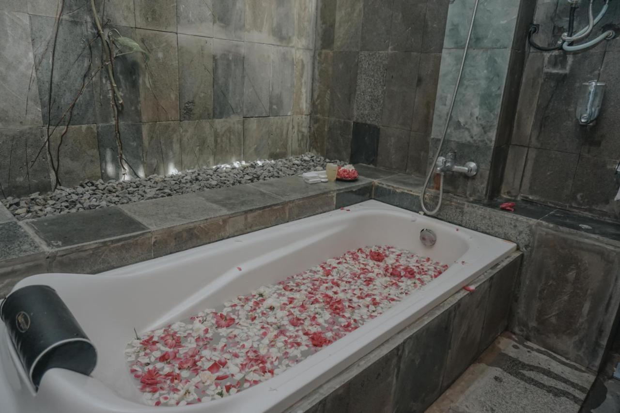 Cempaka Borobudur Guest House Magelang Εξωτερικό φωτογραφία
